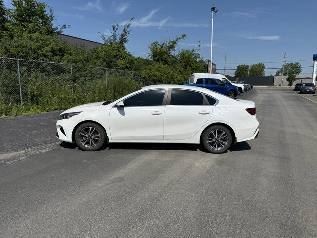 2022 Kia Forte in Cars & Trucks in Windsor Region - Image 3