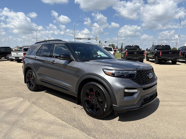 2022 Ford Explorer ST in Cars & Trucks in Edmonton
