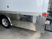 FORD F-550 XL REEFER 2004 DIESEL CARGO ET REEFER EN AVANT COFFRE ET RANGEMENTEN BONNE CONDITION DISP... (image 8)