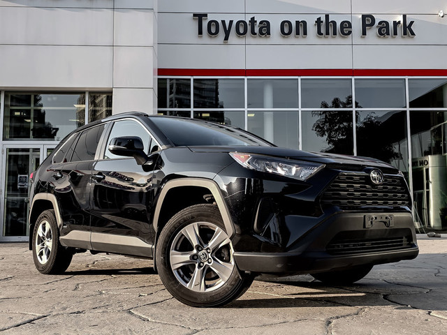 2022 Toyota RAV4 Hybrid LE AWD in Cars & Trucks in City of Toronto - Image 2