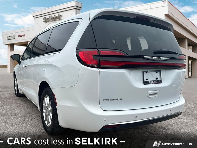 2023 Chrysler Pacifica in Cars & Trucks in Winnipeg - Image 4