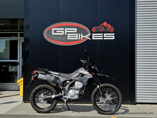 Kawasaki KLX300 Camo in Dirt Bikes & Motocross in Oshawa / Durham Region - Image 2