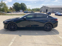 This Mazda Mazda3 has a strong Intercooled Turbo Regular Unleaded I-4 2.5 L/152 engine powering this... (image 9)