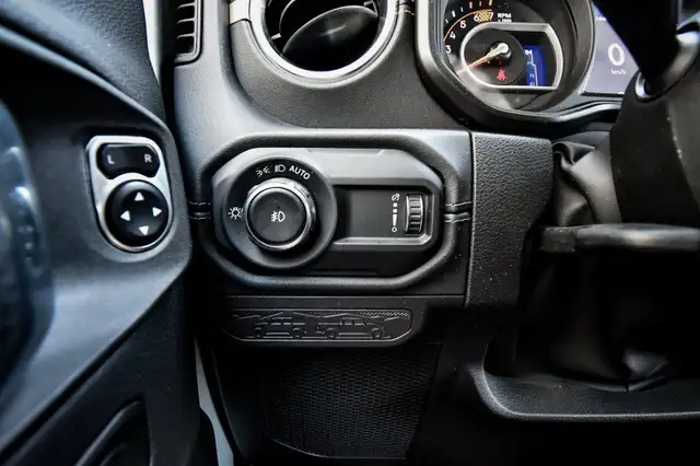 2024 Jeep Wrangler Sahara • REMOTE START • HEATED SEATS/STEERING in Cars & Trucks in Ottawa - Image 11