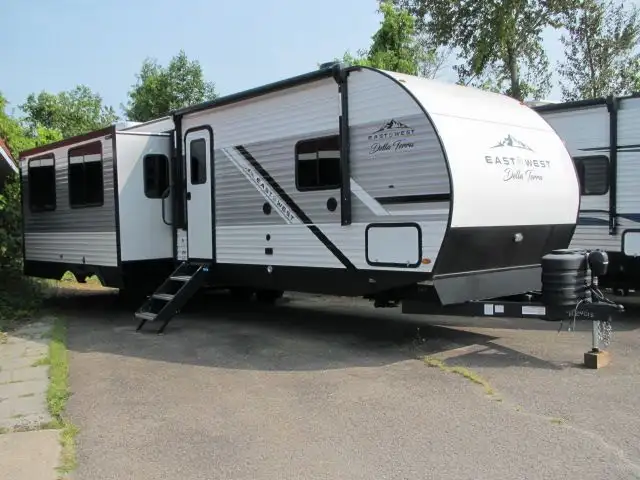 GET PRE-APPROVED-ALL UNITS ON SALE- SAVE LARGE!! in Travel Trailers & Campers in Ottawa - Image 10