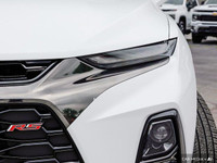 Experience the thrill of the 2019 Chevrolet Blazer RS AWD. This sporty SUV boasts a powerful 3.6L V6... (image 9)