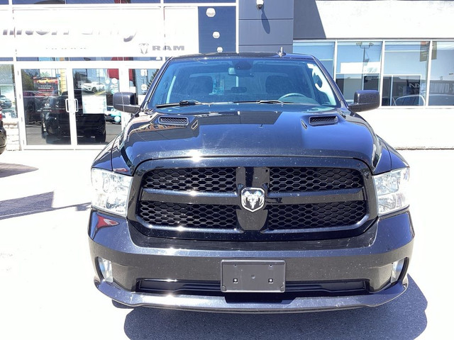 2022 Ram 1500 Classic EXPRESS CREW 4X4|5.7L HEMI| TRAILER TOW in Cars & Trucks in Oakville / Halton Region - Image 2