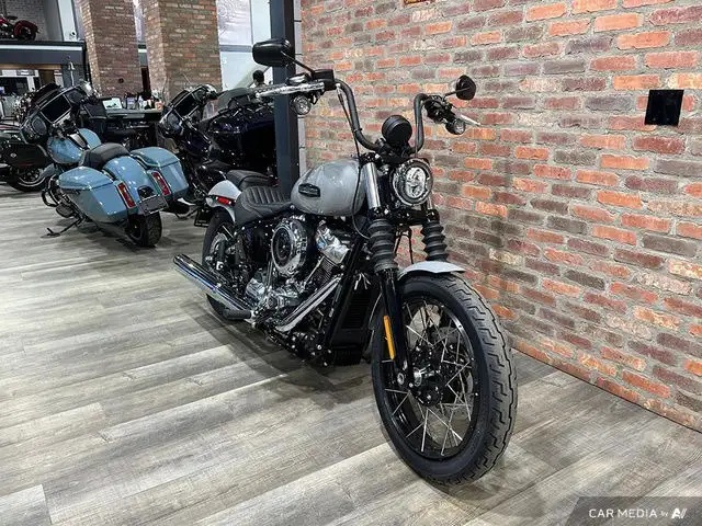 2025 Harley-Davidson FXBB - Street Bob FXBB STREET BOB in Street, Cruisers & Choppers in Calgary - Image 4