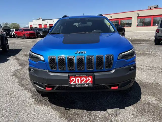 2022 Jeep Cherokee TRAILHAWK**3.2L**V6**4X4**8.4 in Cars & Trucks in Mississauga / Peel Region - Image 3