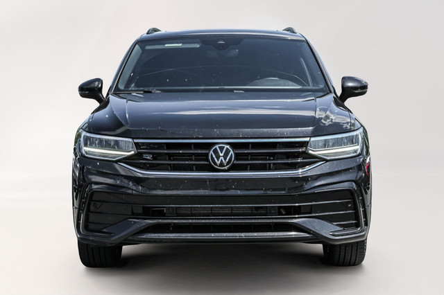 2022 Volkswagen Tiguan Comfortline | R-Line | Black Edition | Ap in Cars & Trucks in Longueuil / South Shore - Image 2