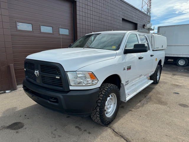 2012 Dodge Ram 3500 Service Body Truck dans Autos et camions  à Calgary - Image 2