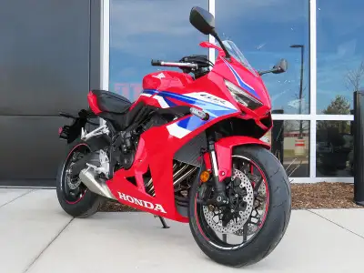 We are currently sold out of this model. Please contact one of our Sales Specialists to determine fu...