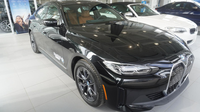 BMW i4 eDrive40 2024 in Cars & Trucks in Laval / North Shore - Image 4