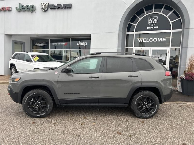 2023 Jeep Cherokee TRAILHAWK dans Autos et camions  à Région de Markham/York - Image 4