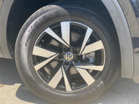 Humberview Volkswagen on the Queensway Get ready to experience the thrill of the 2021 Atlas Cross Sp... (image 8)