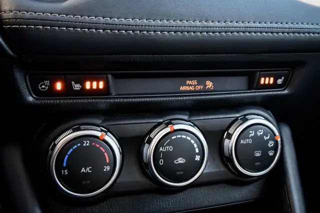 2021 Mazda CX-3 GS AWD • SUNROOF • HEATED SEATS/STEERING dans Autos et camions dans Kingston - Image 19