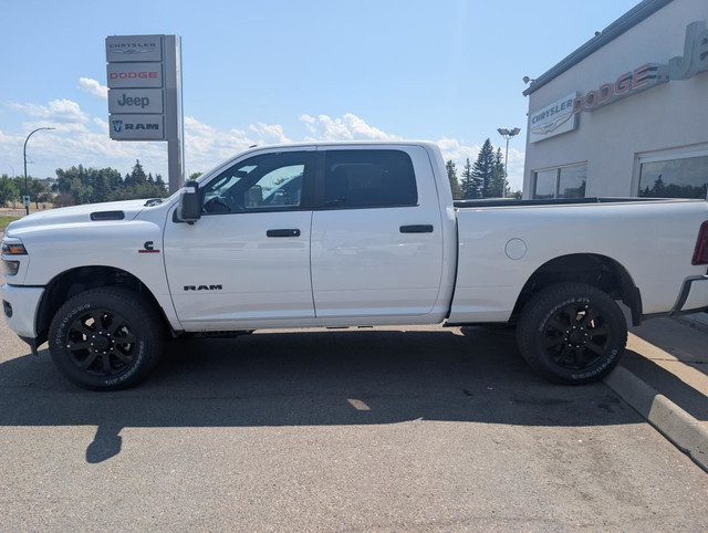 2025 RAM 3500 Big Horn 4x4 Crew Cab 6'4 in Cars & Trucks in Medicine Hat - Image 4