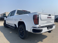 Unsure what to look for in a heavy-duty pickup that can handle both worksite tasks and weekend adven... (image 5)