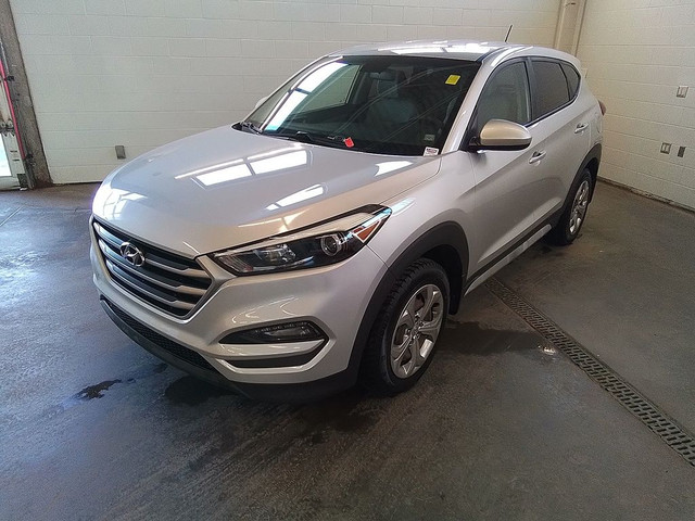  2017 Hyundai Tucson SE! HEATEDSEATS! POWERLOCKS! POWERWINDOWS! in Cars & Trucks in Moncton