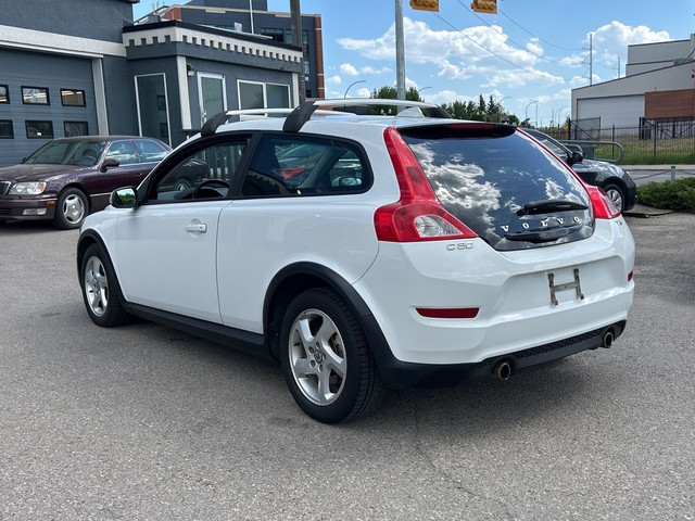 2012 Volvo C30 T5 in Cars & Trucks in Calgary - Image 4