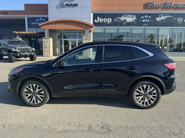 2021 Ford Escape Titanium AWD for sale in Cars & Trucks in Barrie - Image 2