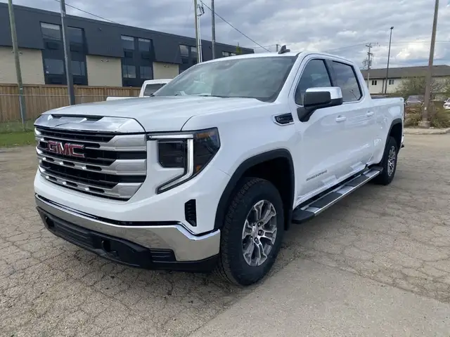 2025 GMC Sierra 1500 Crew Cab Standard Box 4-Wheel Drive SLE for in Cars & Trucks in Grande Prairie - Image 2