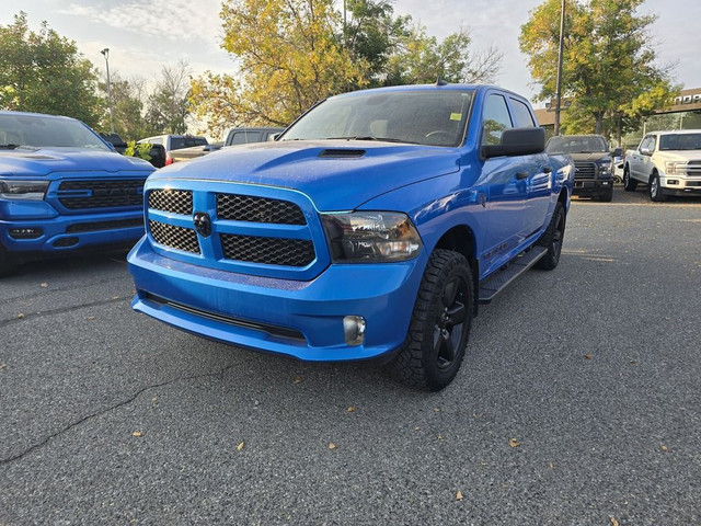 2022 Ram 1500 Classic EXPRESS W/ BLK PKG | REM START | HTD WHL | in Cars & Trucks in Calgary - Image 4