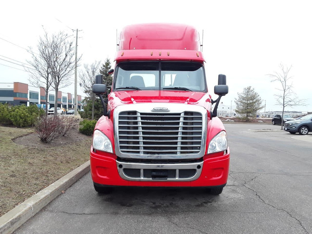 2020 FREIGHTLINER CASCADIA 125 Day Cab -Fire Sale Promo in Heavy Trucks in Oakville / Halton Region - Image 2