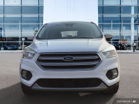 Discover the perfect blend of versatility and comfort with this 2018 Ford Escape SE 4WD! This low-mi... (image 2)