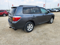 NEW ARRIVAL!!! 7 PASSENGER HIGHLANDER!!! CLEAN TITLE!!! AWD!!! 2010 Toyota Highlander AWD, Clean wit... (image 2)