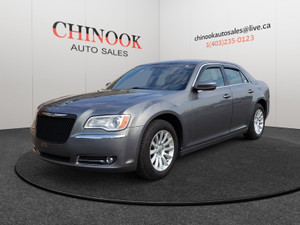 2012 Chrysler 300 4dr Sdn V6 Touring RWD