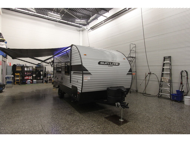  2023 Sunset Park RV Sun-Lite 18RD 2023 SUPER PROMOTION ROULOTTE in Travel Trailers & Campers in Laval / North Shore