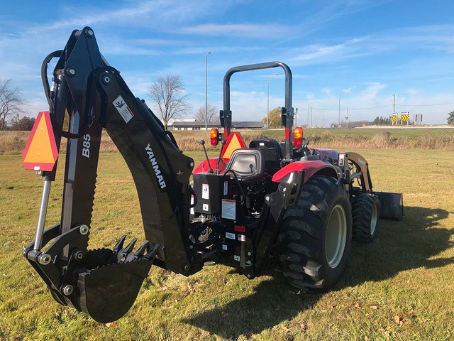 2022 YANMAR YT347 TRACTOR WITH LOADER AND BACKHOE in Farming Equipment in London - Image 3