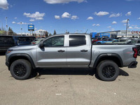 Explore new roads in the redesigned 2025 Chevrolet Colorado Crew Cab Trail Boss in Sterling Grey Met... (image 5)