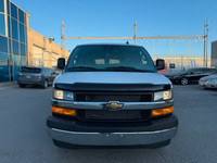 2025 CHEVROLET EXPRESS G3500 LT - 12 Passenger - 6.6 Lit - 8 Cylinder Gasoline engine. White exterio... (image 3)