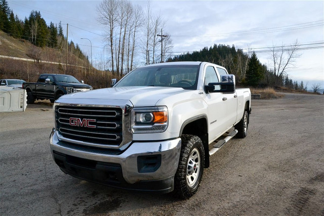 2018 GMC SIERRA 2500HD LS in Cars & Trucks in Prince George - Image 3