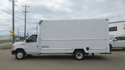 2012 FORD E-350 17FT CUBE VAN.. Amvic Licenced... - 17 FT CUBE VAN - 6.8L V10 GAS - Transmission Aut...