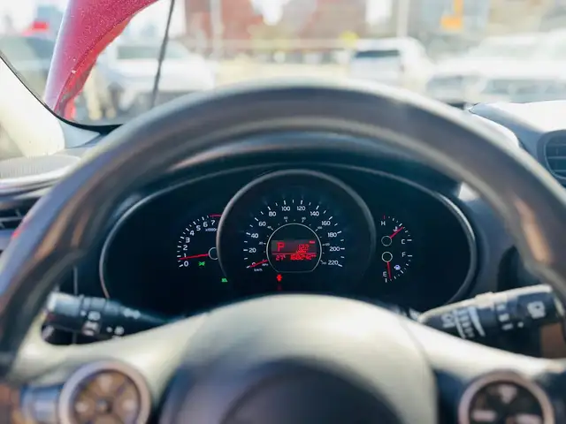2016 KIA Soul Plus in Cars & Trucks in Edmonton - Image 8
