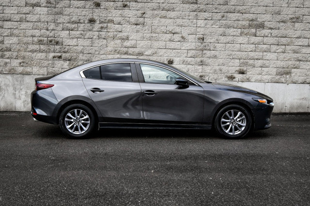 2020 Mazda Mazda3 GS i-Activ AWD • HEATED SEATS • LANE KEEP ASSI in Cars & Trucks in Cornwall - Image 2