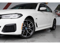 2022 BMW 5 Series 530e iPerformance AWD 8-Speed Automatic 2.0L 4-Cylinder EXTERIOR - ALPINE WHITE IN... (image 1)