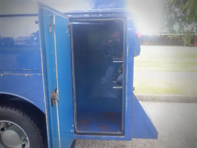 2012 international DuraStar 4300 Welding Service Truck with Air  in Heavy Trucks in Richmond - Image 19