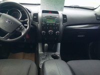 2012 Kia Sorento 178000 KM Price $7999 ON or QC Safety Included Warranty Included Carfax Included Au... (image 9)