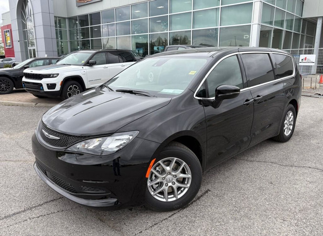 2025 Chrysler Grand Caravan SXT in Cars & Trucks in Ottawa - Image 3