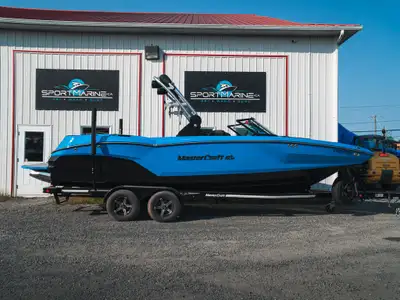 Mastercraft NXT 24 2021 Longeur / Length : 24' Largeur / Beam : 102” Capacité / Capacity : 16 Passag...