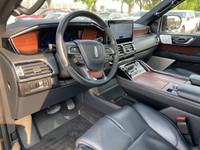 **WE WILL BEAT ANY DEALER IN THE CITY** Infinite Black Metallic Clearcoat 2023 Lincoln Navigator Res... (image 3)
