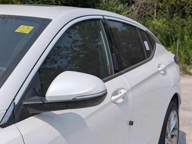 2025 Buick Envista Avenir- Adv Safety Pkg - Power Moonroof in Cars & Trucks in Barrie - Image 3