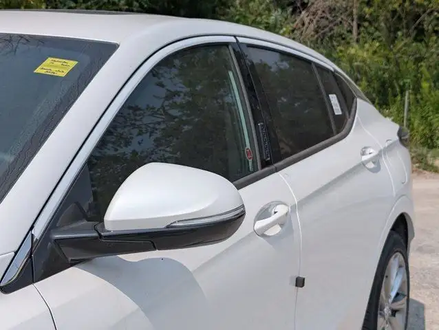 2025 Buick Envista Avenir- Adv Safety Pkg - Power Moonroof dans Autos et camions dans Barrie - Image 4