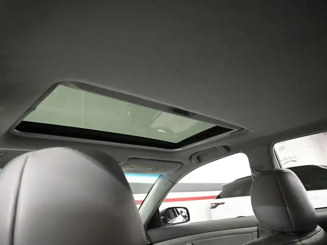 2008 Toyota Camry Hybrid Leather Heated Seats Sunroof Push Butto in Cars & Trucks in Mississauga / Peel Region - Image 22
