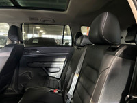 **SUMMER SPECIAL!** FEATURING : 4MOTION AWD, PANORAMIC ROOF, 7 PASSENGER SEATING, PARKING PILOT, MUL... (image 9)