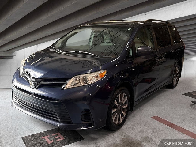 2019 Toyota Sienna LE in Cars & Trucks in Edmonton